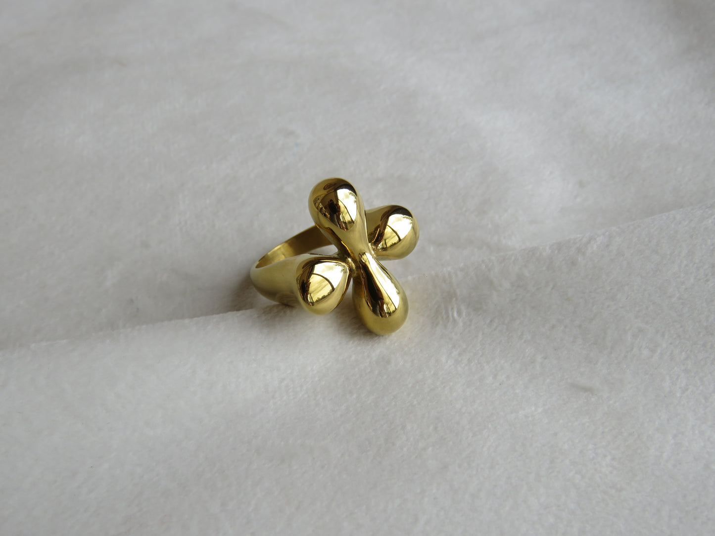 Anillo Clover