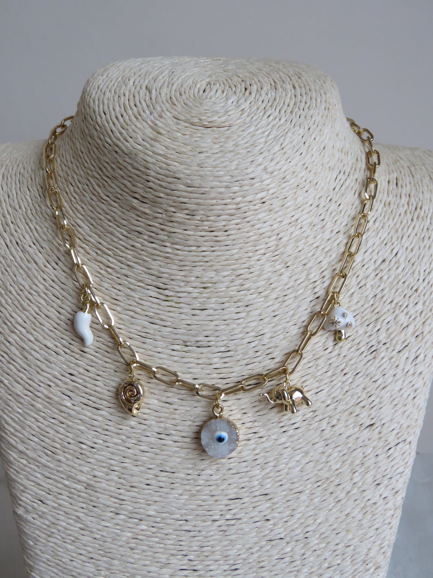 Collar Aura