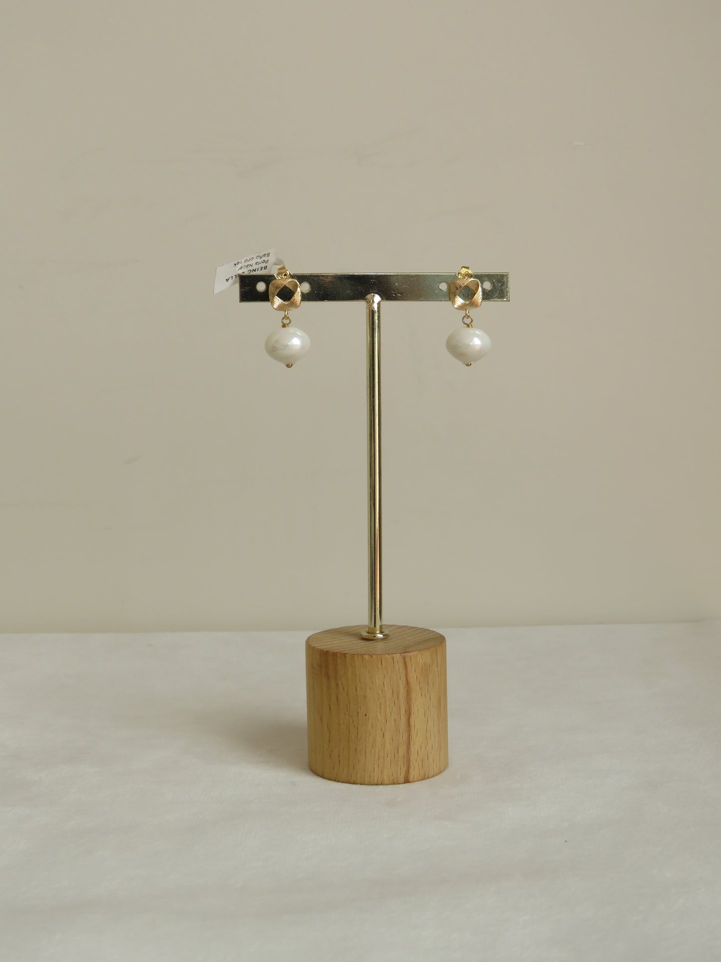 Aretes Nera