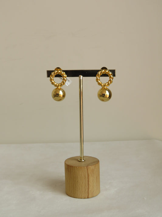 Aretes Aurea Knot